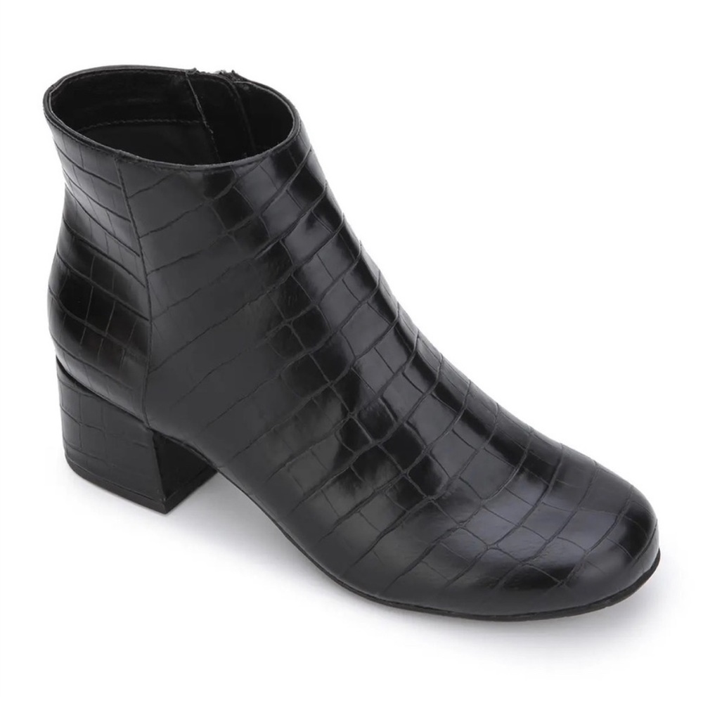 REACTION Kenneth Cole boots